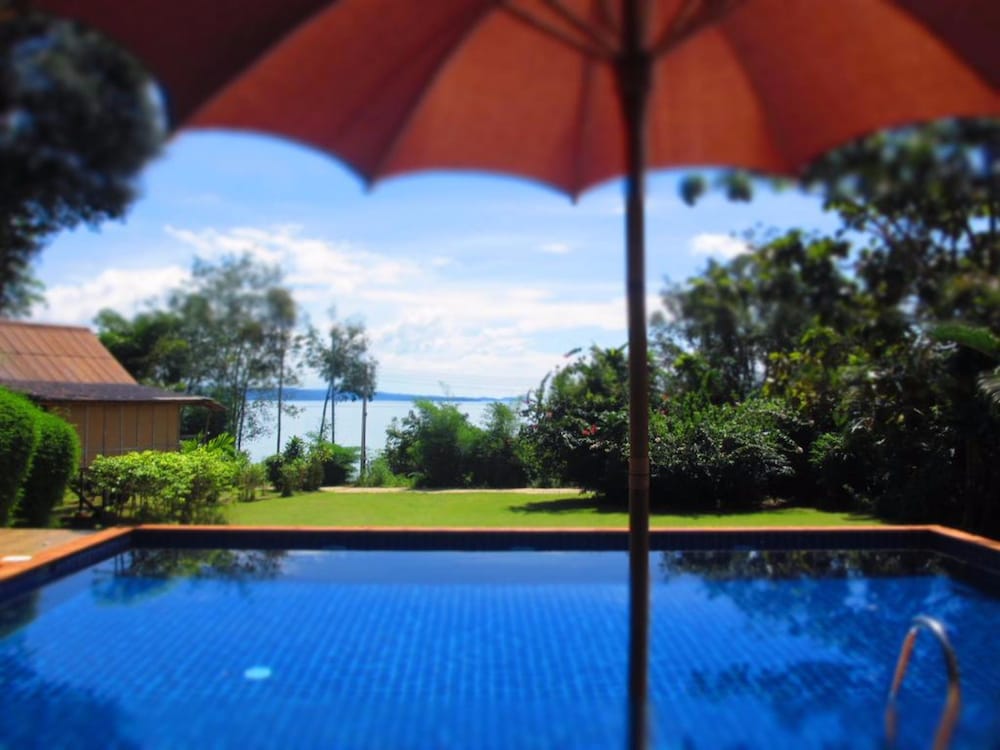 Bamboo Hideaway Resort