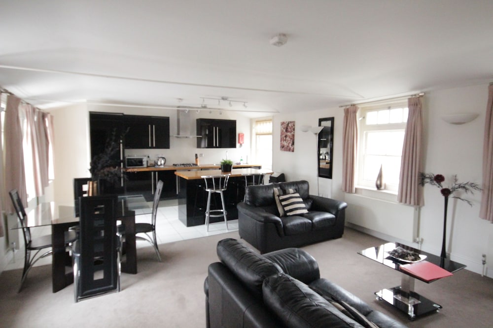Berkshire Rooms - Wokingham