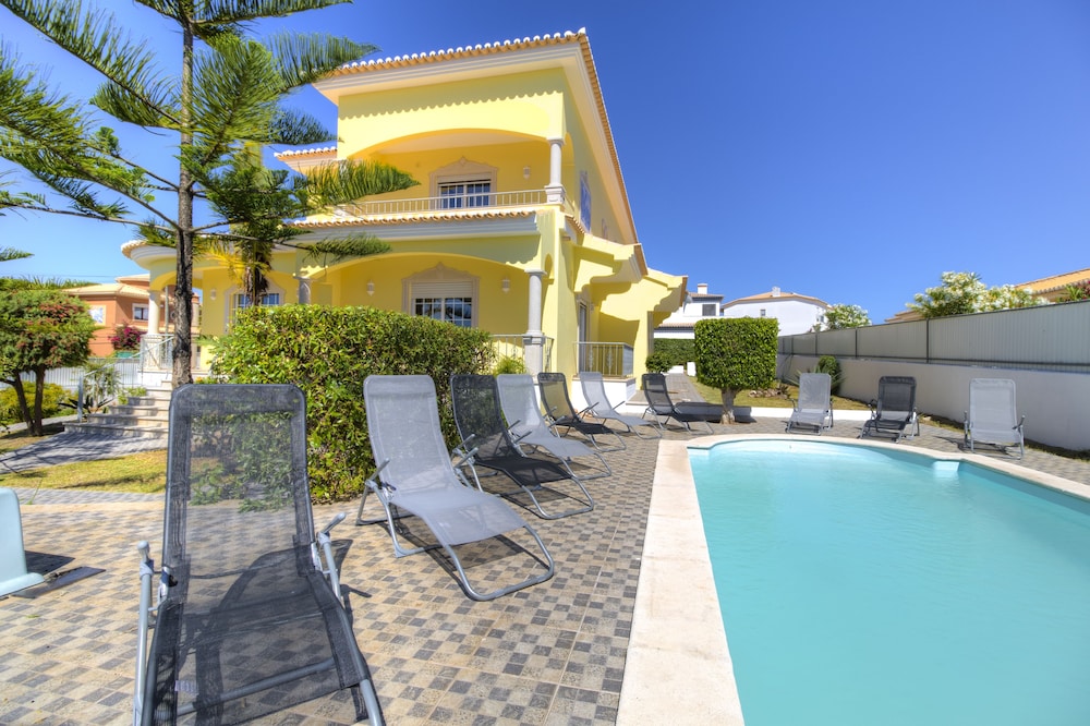 Villas2go2 Menir