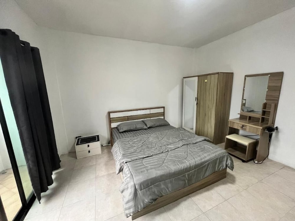 Private Apartment in Phuket With Balcony and Free Wifi