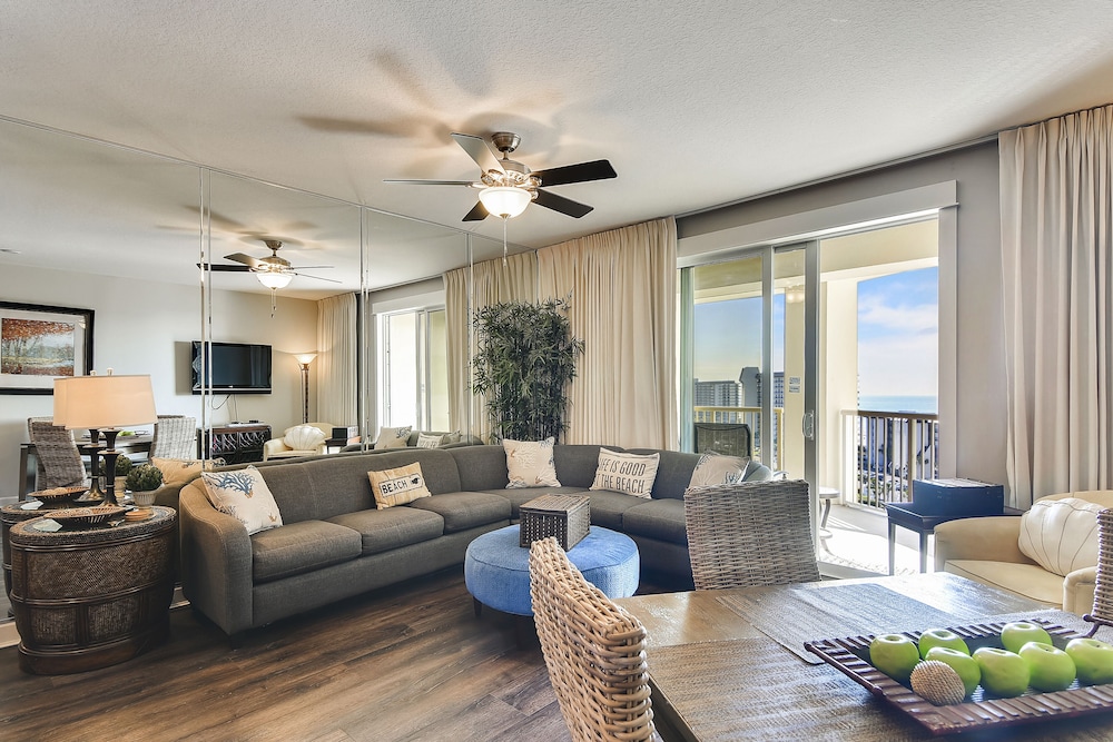 Grand Panama Beach Resort by Book That Condo