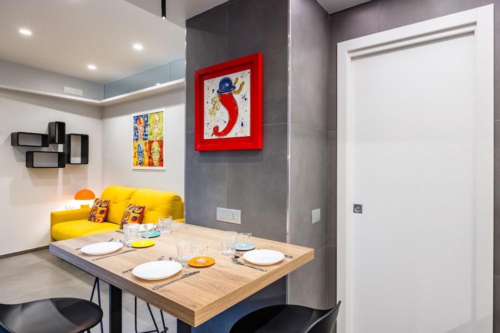 Pop House in the Heart of Sanit by Wonderful Italy