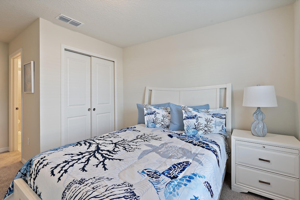1232 Blue Island Dr
