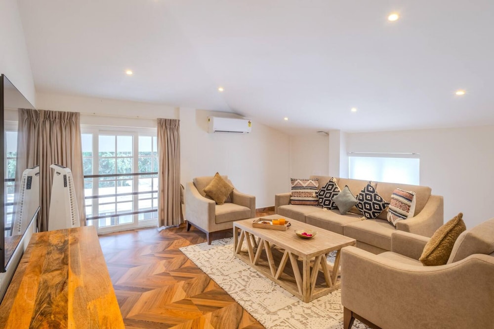 5bhk With Pool 1 5 km From Thalassa Casa Amour