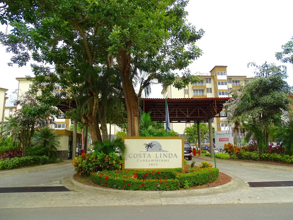 Hotel Jaco Beach Apartments - Image 1