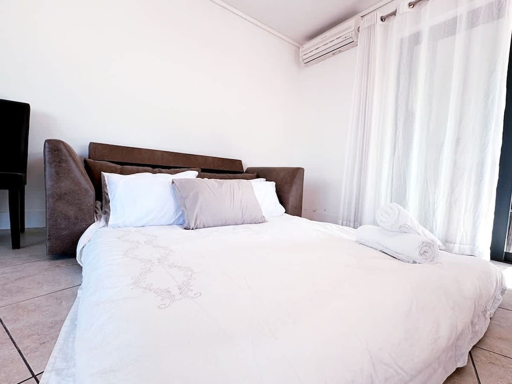 Spacious 1 Bedroom Apartment Atlantica Seapoint