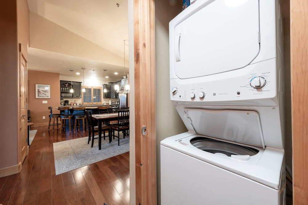 Stunning Mountain Views-Bear Hollow 4402-Spacious 3Bedrooms Near Canyons Village