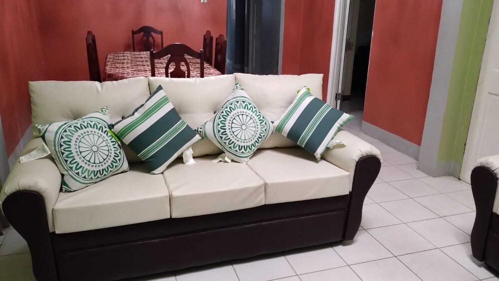 Room-comfy Kingston Getaway - Private Ro