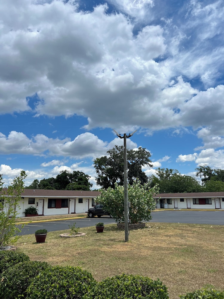 Budget Inn