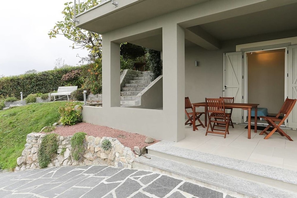 Italian Lakes 1 bed Apartment With Lake Views, Private Terrace, Wifi, Peaceful Location photo 5