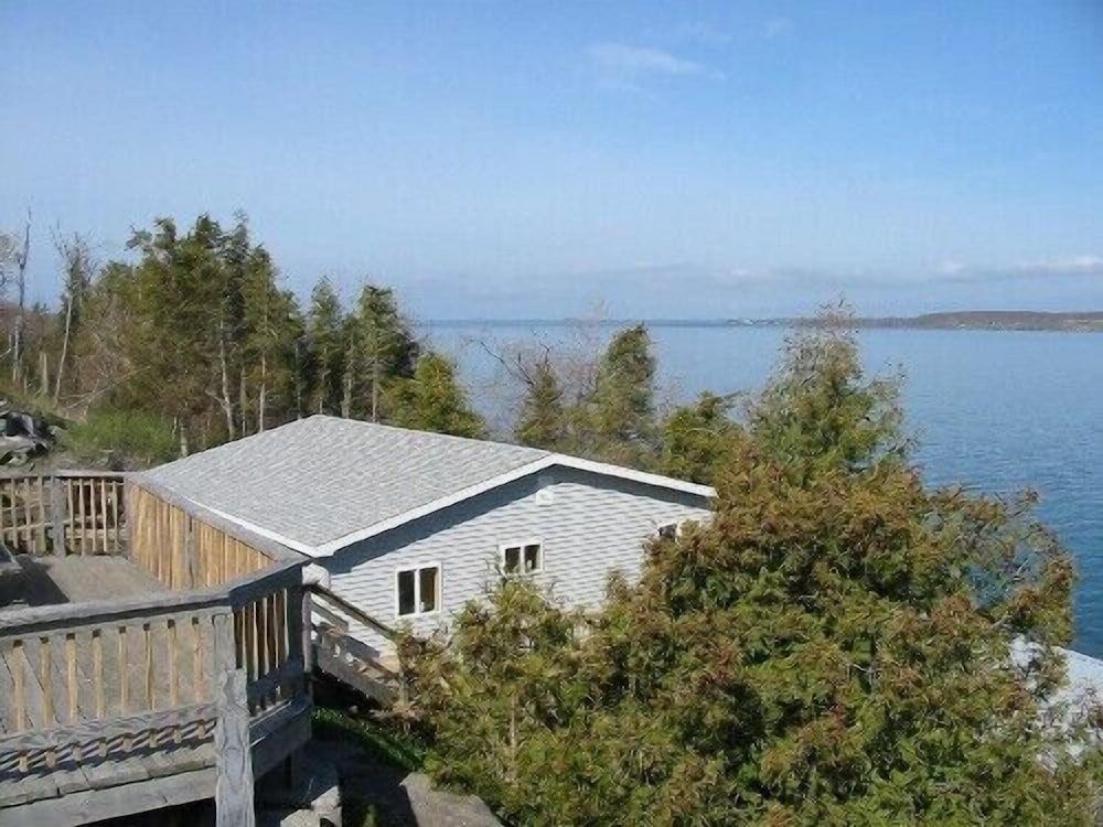 Angel Rock Waterfront Cottages and Vacation Homes