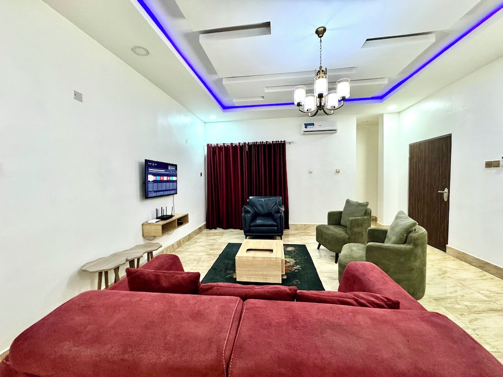 FURNISHED APARTMENTS