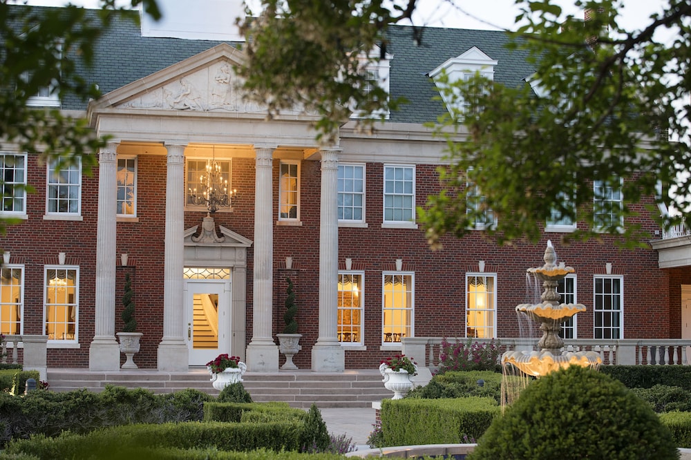 Dominion Gardens and Hotel