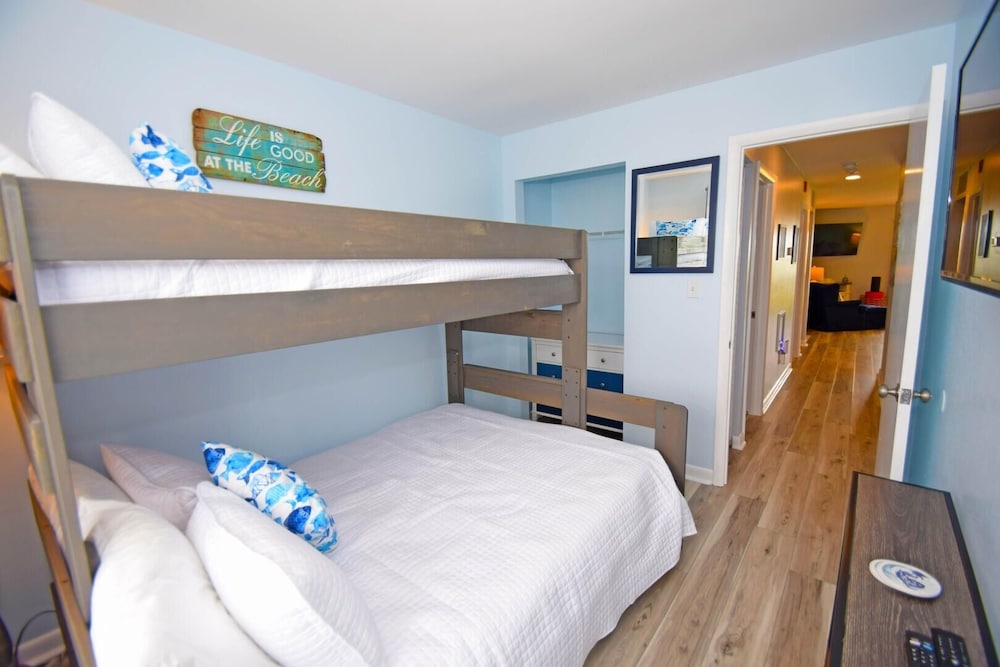 Sunset Landing 2 2 Bedroom Apts