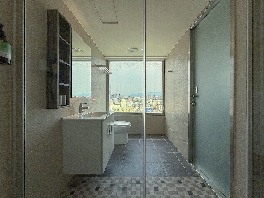 ElEnce Hotel