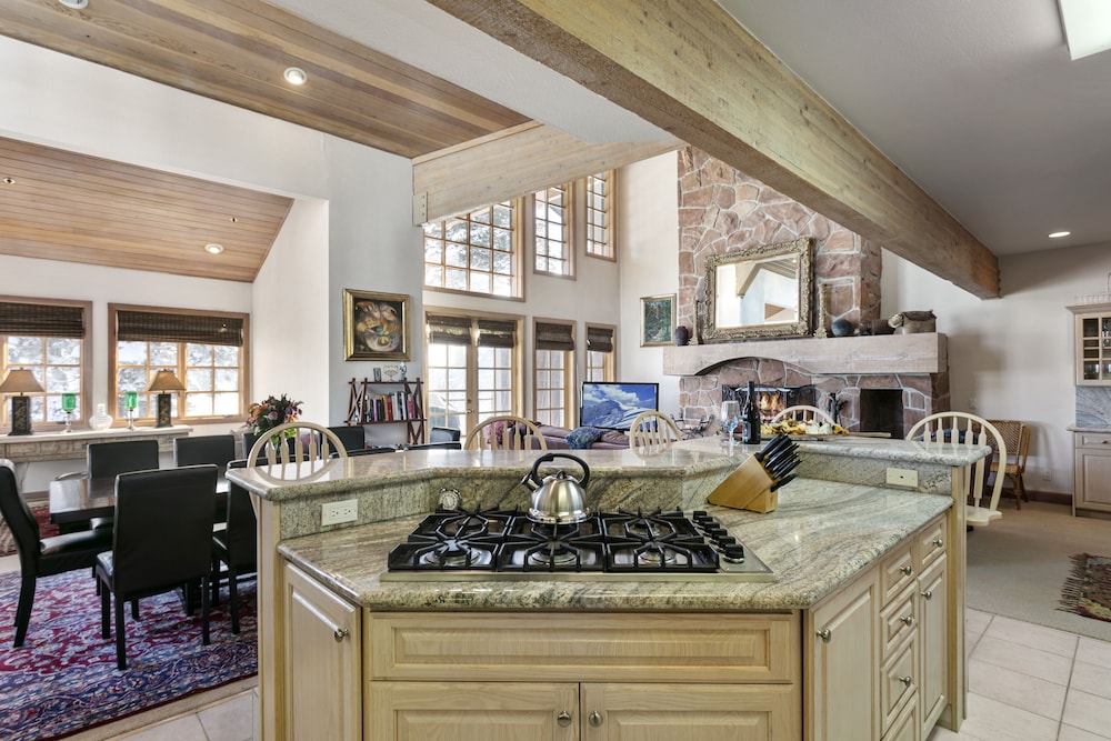 Stag Lodge at Deer Valley Resort - Four Bedroom with Spa #30 4 Condo