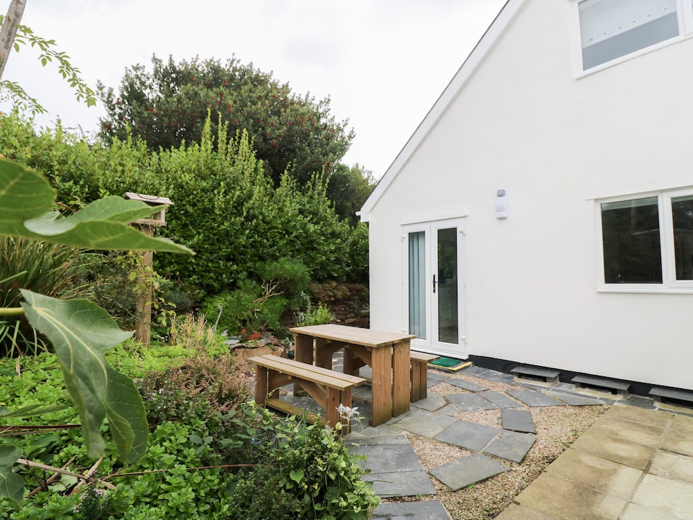 Alice Cottage