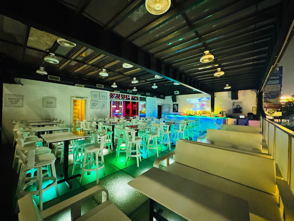Cubix Hotel