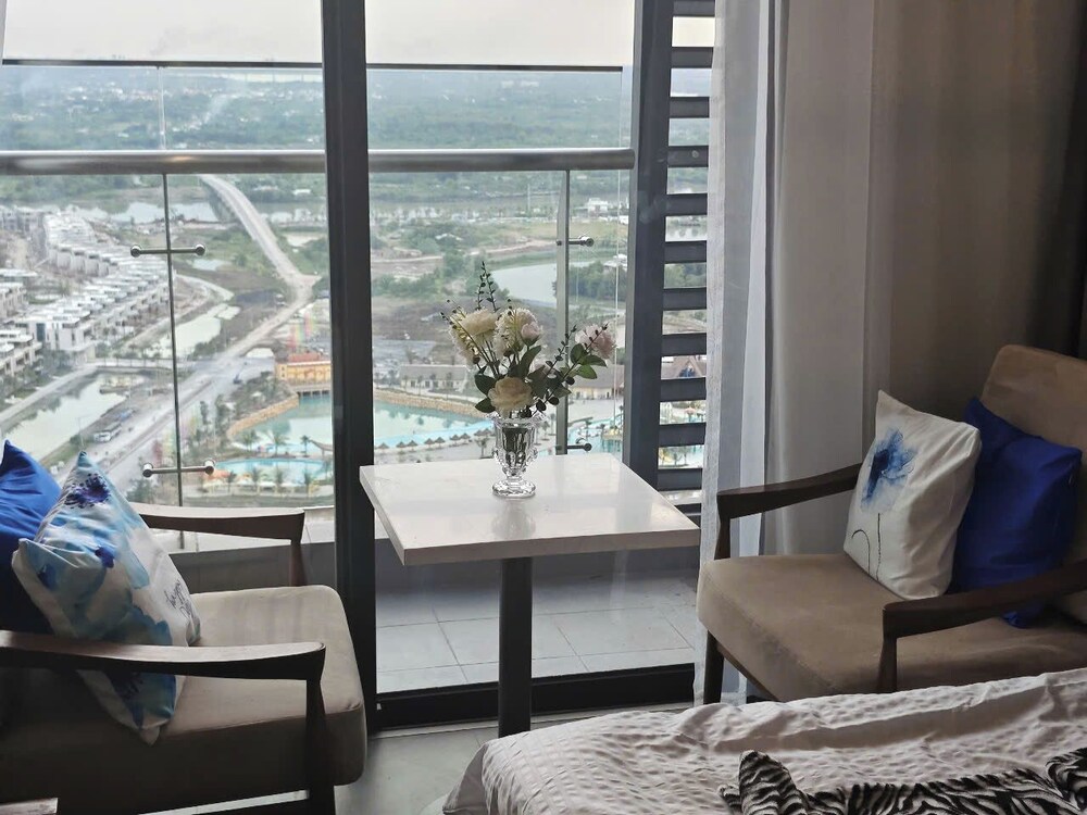 COZY- Vinhomes Grand Park Apartments