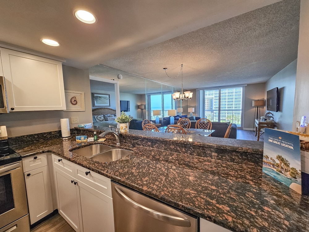 507 South Hampton 2 Bedroom Condo