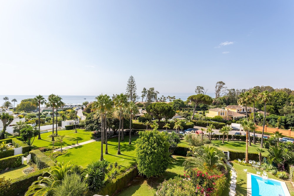 3BD Exclusive Apartment in Guadalmina Beach, Parque del sol view 3