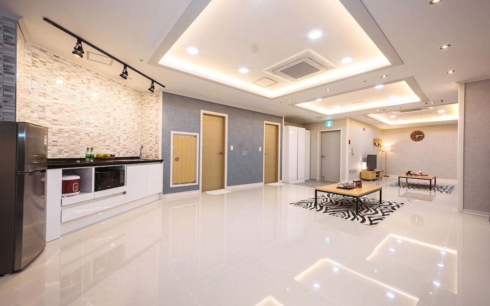 Yeosu Paradise Spa Pension