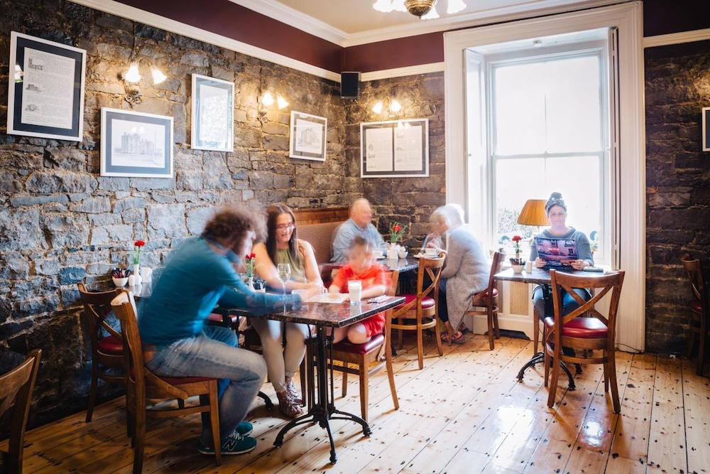Gleesons Restaurant & Rooms