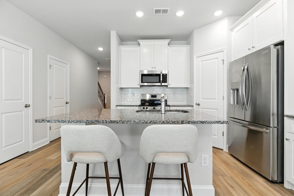 Charming Easley Retreat With Private Yard 3 Bedroom Townhouse