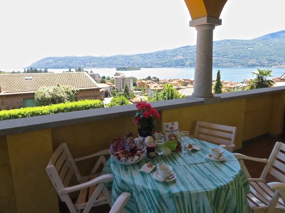 Margo 2 Apartment With Lake View photo 3