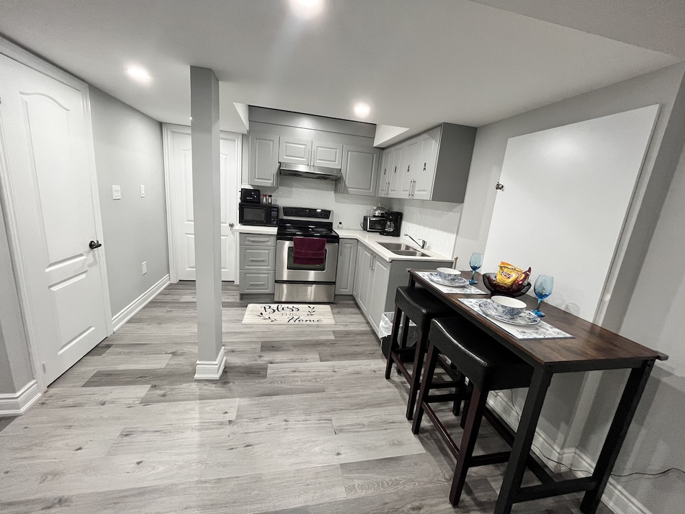 Luxury 2 bedroom 2 full baths rooms - Image 5