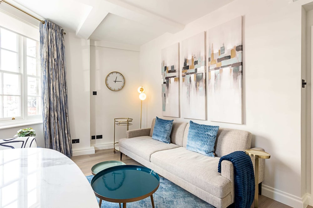 Modern Edgware Apartment