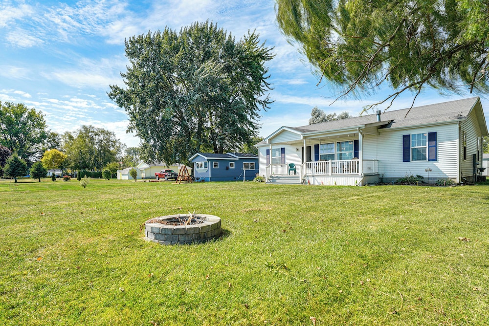 Lake & Lighthouse Views: Inviting Port Hope Home!