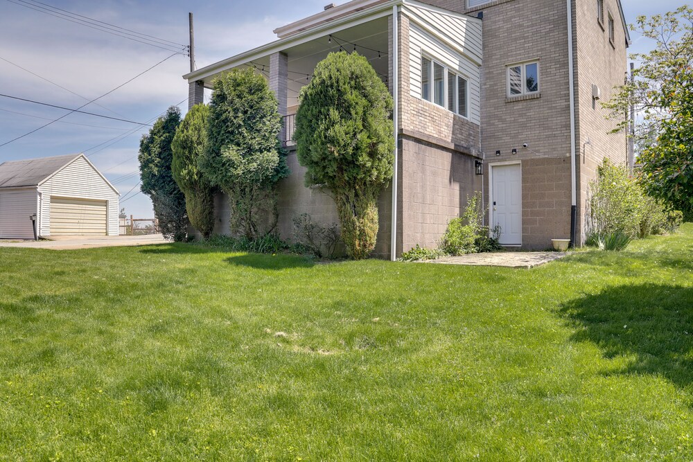 3 Mi to Downtown: Pittsburgh Home w/ Balcony! view 5