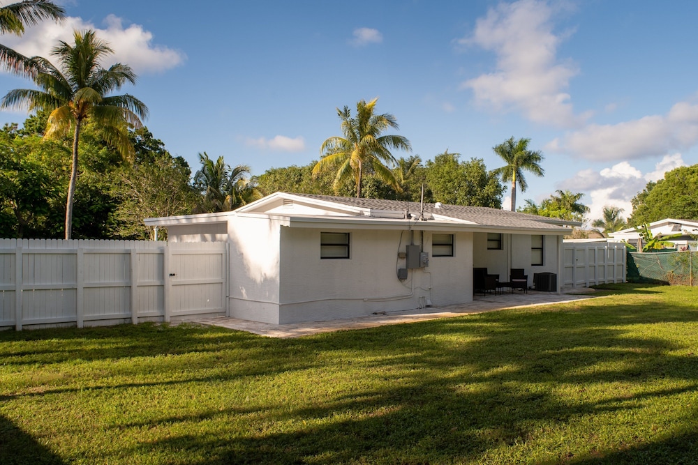 Spacious 3BR Home 2 Baths Amazing Pool Area