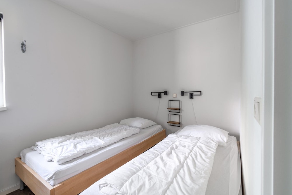 Tastefully Furnished Bungalow for 6 People With Lots of Privacy