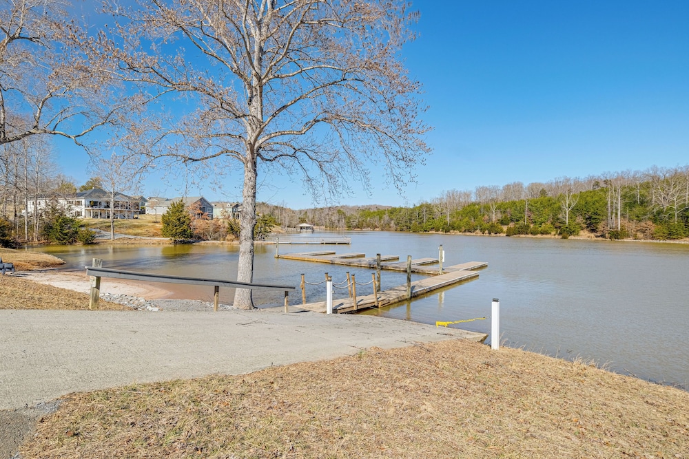 'better Lake Than Never' Huddleston Condo