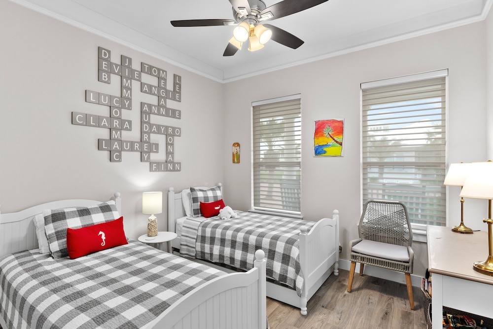 Sea Breeze Cottage - Private Home At The Shores 3 Bedroom Home