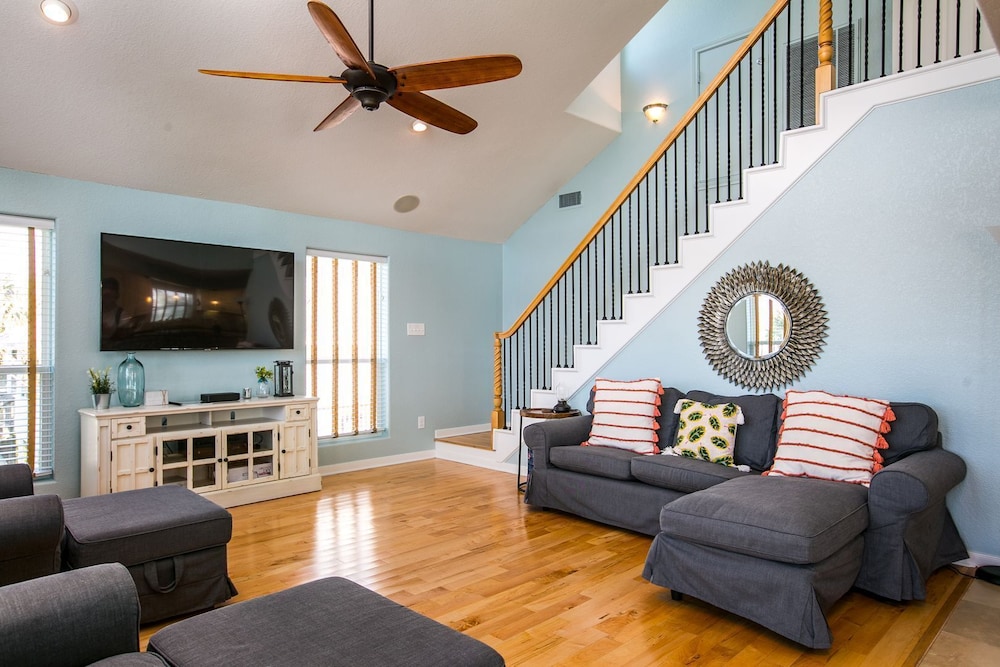 Margaritaville on the Bay by Ryson Vacation Rentals