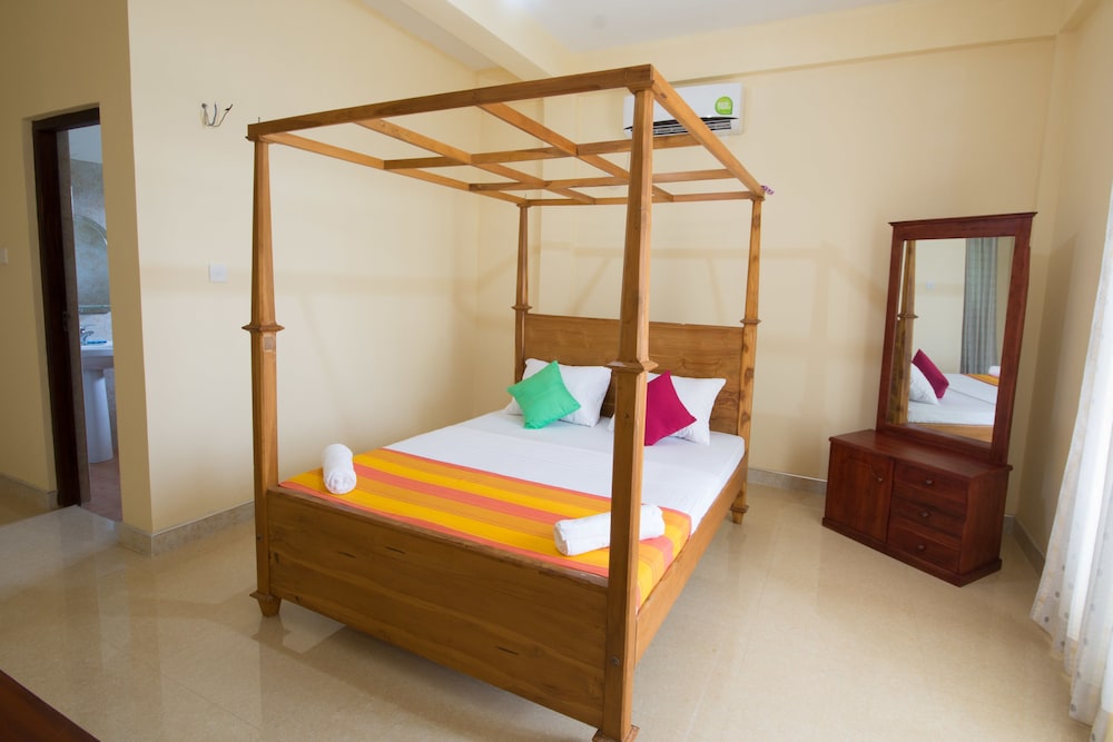 roylanka inn view 5