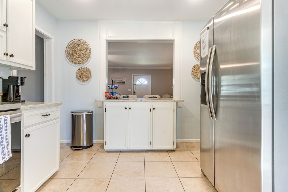 Large Private Yard: Home < 3 Mi to Dtwn Valdosta!