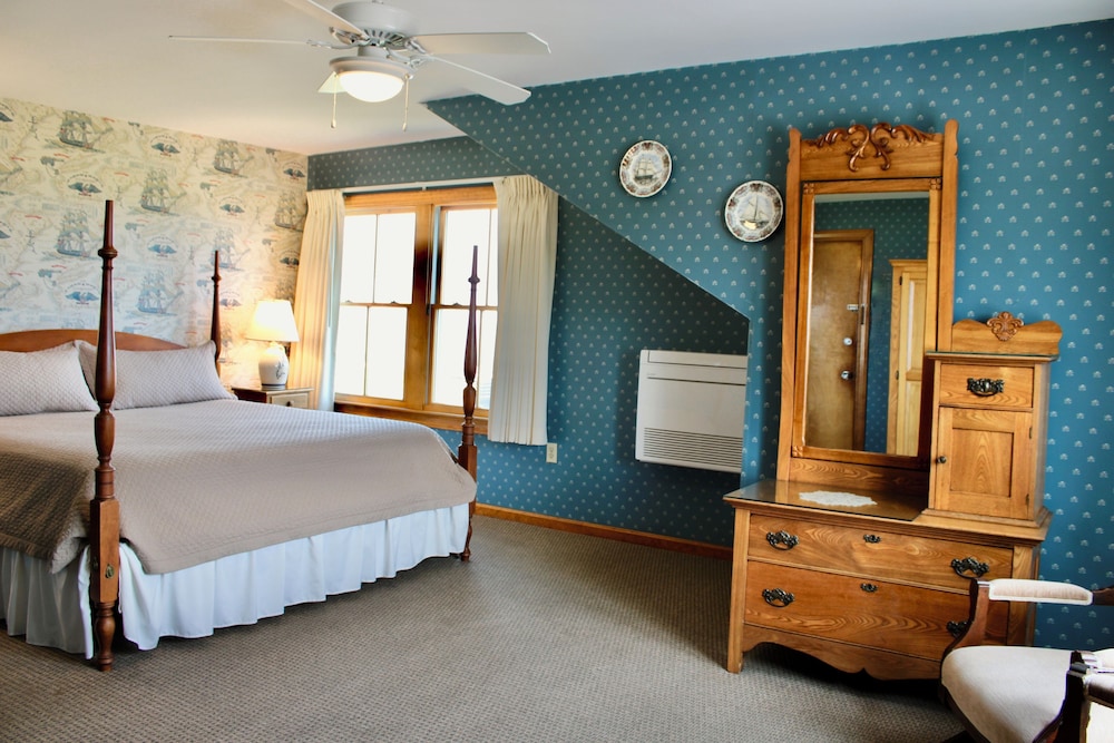 Rose Farm Inn