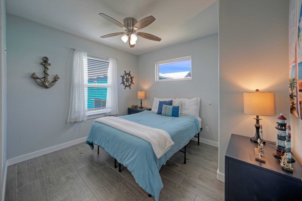 Two Port A Homes Near Beach & Nature Preserve Ideal Group Retreat