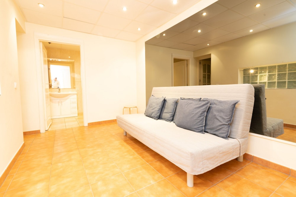 Villa in Marbella With Private Pool and Beach