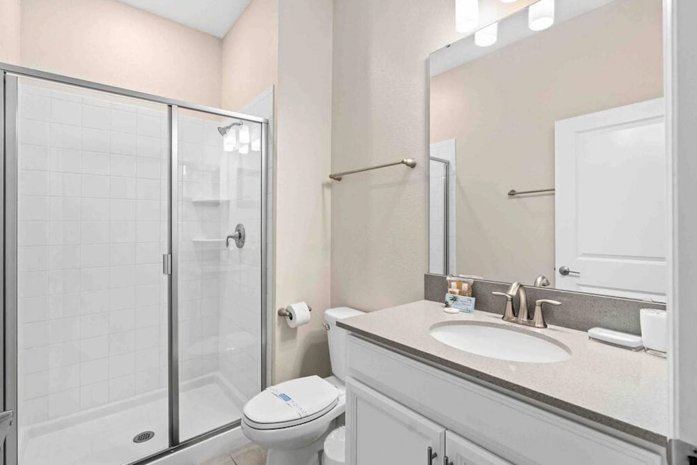Super Dope- FUN Electric Home W Pool Amenities