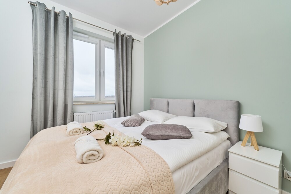 Home Office Flat Miedziana by Renters view 5