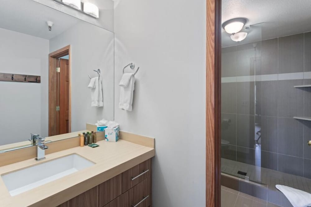 6 - Three Bedroom Ontario Lodge 3 Condo