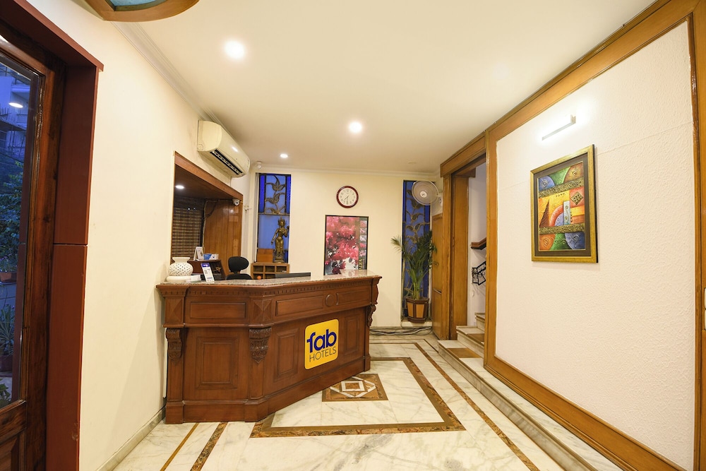 Fabhotel Siris 18
