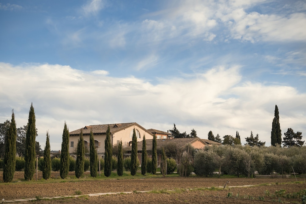 Guadalupe Tuscany Resort