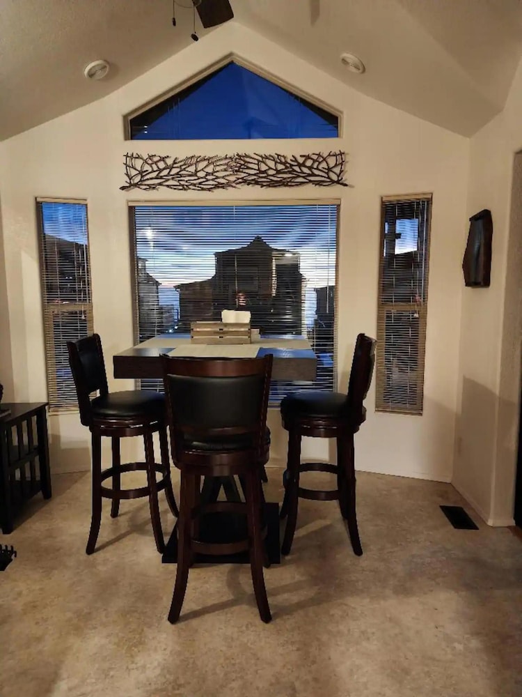 Oceanview Cabin 26 w Jacuzzi Striking Views