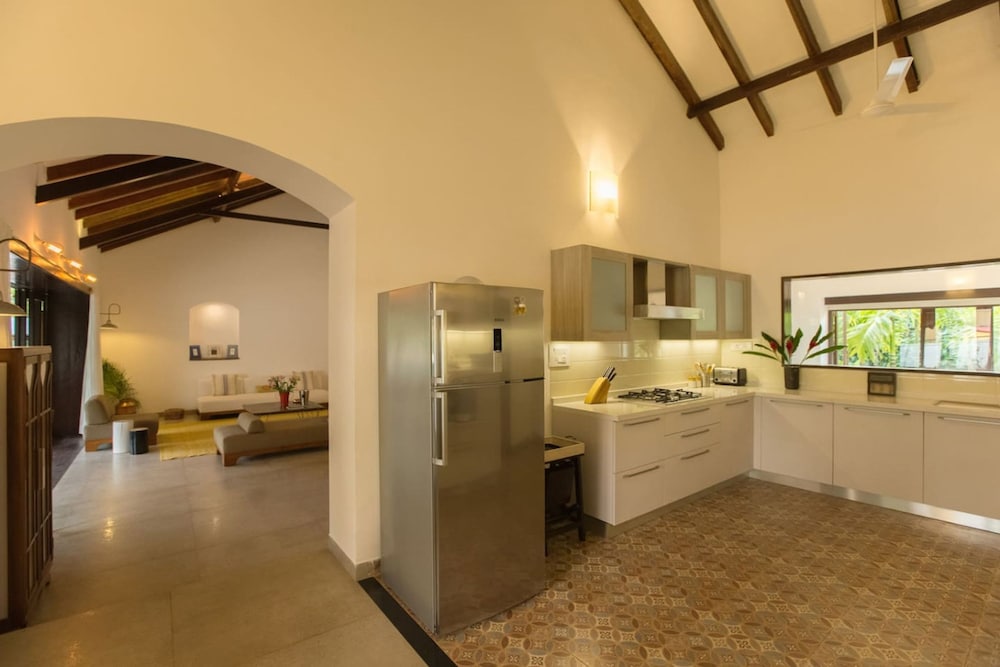 Salt by Hireavilla - 4BR w Heated Pool in Siolim